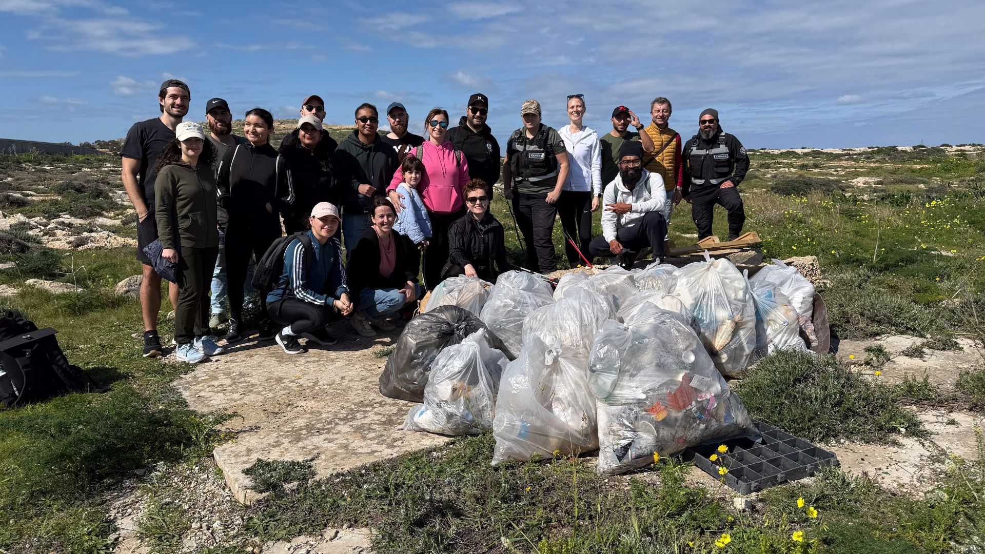 Betsson-Foundation_Clean-up-in-Malta-with-Malta-Ranger-Unit
